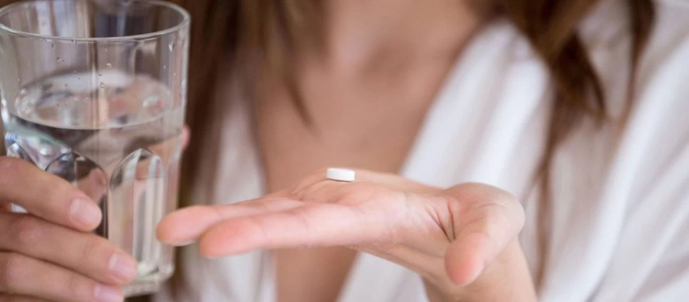 Ποια φάρμακα πρέπει να αποφεύγουν όσοι έχουν προσβληθεί από κορονοϊό και ποια συστήνει το υπουργείο Υγείας